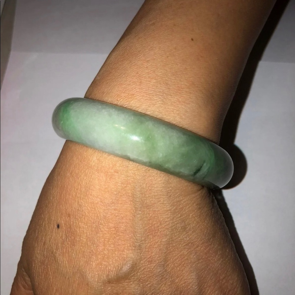 Genuine Jade Bangle - Picture 10 of 12